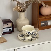 Resim Minimalist Çiçekli Seramik Kahve Bardakları ve Tabakları Seti, Evde, İşte veya Öğleden Sonra Çay İçmek İçin Yüksek Kaliteli Lüks Kullanım İçin Mükemmel. 