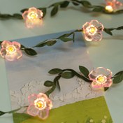 Resim 1 adet LED Işık Taklit Pembe Kiraz Çiçeği Çelenk Işıkları - Pil ile Çalışır, PVC Malzeme, Gerçekçi Çiçek Sarmalı Işıklar, İç Mekan ve Yatak Odası Dekorasyonu için Uygun, Tatil Hediyesi (Piller Dahil Değildir) 