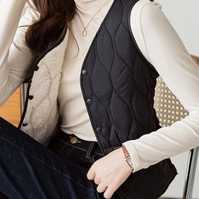 Resim Kadın Siyah Polar Astarlı Yorganlı Yelek - V-Yaka Kolsuz Ceket, Elmas Dikiş Tasarımı, Tek Düğme Kapatma ve Simetrik Cep, Ultra Sıcak Peluş İç, Yumuşak Rahat Kumaş, Minimalist Şık Katman Parçası, Sonbahar/Kış, Kış Ceketi, Simetrik Cep Tasarımı, Polar Astarlı Ceket 