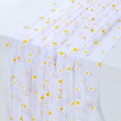 Resim 1 adet Beyaz Papatya Dantel File Masa Koşucusu - Sarı Papatyalarla Polyester Tül Kumaş, 179.83cm x 74.93cm Şık Çiçekli Masa Örtüsü Düğünler, Doğum Günleri, Paskalya, Bahar, Anneler Günü & Mezuniyet Partisi Dekoru için, Düğün Masası Aksesuarı, Dekoratif Masa Örtüsü, Makine Yapımı Kalite 