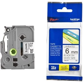 Resim Brother TZE-211 6 mm Beyaz Üzeri Siyah Laminasyonlu Etiket 