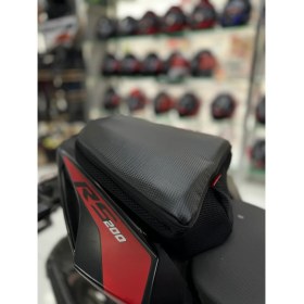 Resim Motobros Bajaj Dominar 400 Uyumlu Motosiklet Fermuarlı Su Geçirmez Körüklü Arka Çanta ve Sele Pedi 