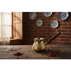 Resim Pirinç El Yapımı Dekoratif Özel İşlemeli Ahşap Saplı Sarı 250ml Cezve No2 