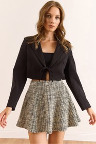 Resim Olalook Kadın Siyah Astarlı Bağcık Detaylı Crop Blazer Ceket CKT-19000464 