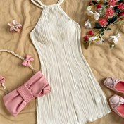 Resim Kadınların şık omuzları açık mini elbisesi - Seksi ruched kumaş, düz renk bej, bahar/yaz için mükemmel, yetişkin salıncak tarzı ile nazik bir bağ detayı, bahar moda|Ruched Mini Elbise|Bow Detailin 