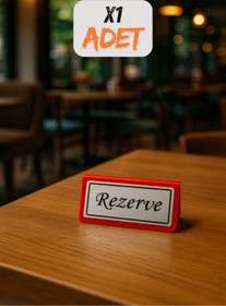 Resim Happynesso Masa Yazısı Serisinden KIRMIZI Pleksi Üstü TEK Yön GÜMÜŞ GRİ Metal "REZERVE" Yazısı - 100 mm X 50 mm 
