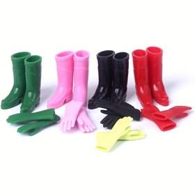 Resim Minyatür Silikon Plastik Temizlik Eldivenleri ve Botları Bebek Evleri, Minik Sahne Aksesuarları Modelleri, Bebek Evi Mutfakları, Banyoları ve Odaları için Minyatür Temizlik Aletleri, Cadılar Bayramı, Noel, Paskalya, Yılbaşı ve Doğum Günleri için Mükemmel Hediyeler. 