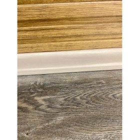 Resim Pasha Dekor 6 cm Beyaz Meşe Parke Süpürgelik 