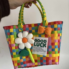Resim Kadınlar için El Yapımı Dokuma Plastik Çanta - Renkli Şeritlerle ve Çiçek Vurgularıyla Hafif Dayanıklı Plaj Çantası, Seyahat, Piknikler, Tatil Hediyeleri için Açık Üst Tasarım (Pembe Mavi), Plaj Çantası | Dekoratif Saplar | Hafif Çanta, Plaj Çantası Aksesuarları 