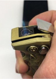 Resim Lebron Kurt Figürlü Pürmüz Çakmaklı Katlanır Çakı Altın - Siyah 