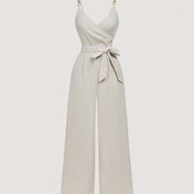 Resim Ayarlanabilir Askılı, Dekoratif Düğmeli ve Kemerli Beli ile Şık Fransız Esintili V-Yaka Tulum - Geniş Paça Pantolon, Kadınlar için Bej Polyester Tulum, Klasik ve Çok Yönlü Tasarım 