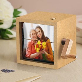 Resim Personalized 16 Photo Flipbook with Music - Hand-Twisted Illuminated Album Frame - Beech / Includes light and charging cable 