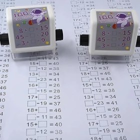 Resim Hype Store Toplama ve Çıkarma Işlemi Alıştırma Test Kaşesi - Matematik Eğitim Oyuncağı | Ayarlanabilir Rulo Damga | Eğlenceli Matematik Soruları | 1-100 Arası Sayılar | Çocuklar Için Pratik ve Öğrenme Arac 
