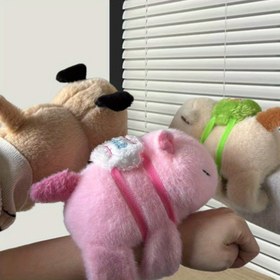 Resim Kapibara Peluş Bileklik - Yumuşak Polyester Dolgulu Hayvan, Yeşil Fiyonklı Eğlenceli Tasarım, Halloween ve Noel Hediyeleri için Mükemmel, Bayramlık Aksesuar | Eğlenceli Tasarım | Polyester Lif 