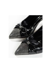 Resim Duxal Shoes Gemma Kadın Siyah Rugan Taş Detaylı Bilek Bağlı Topuklu Ayakkabı Siyah 