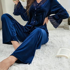 Resim Zarif Sonbahar Kış Yumuşak ve Rahat Kore Kadife Yama Dantel Detaylı Ev Giyim Seti, Kadınlar İçin Mükemmel, Günlük Giyim, Sıcak Tutucu Kombin, Şık Tasarım, Rahat Kesim, Dantel Detaylı Pijama, Kadın Pijaması, Kadın Gecelik, Kadın Ev Giyim 