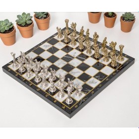 Resim Lüks Metal Satranç Takımı Krom Kaplama Pegasus Atları & Klasik Mermer Desenli Siyah Tahta 20 Cm. 