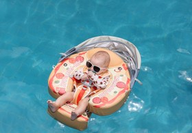 Resim Mambobaby Yüzme Simidi - Pizza, Emniyetli, Gölgelikli ve Ayak Destekli 