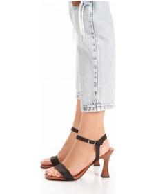 Resim Ortopedik Yumuşak Taban Topuklu Bilekten Bantlı Kadın Sandalet Siyah 