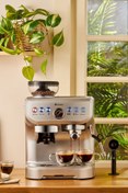 Resim Karaca Coffee Art Barista Öğütücülü, Süt Köpürtücülü Espresso Latte Cappuccino Americano Makinesi 