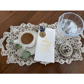 Resim Gold Yaldızlı Beyaz Çiçekli Mühürlü Damat Kahvesi Garson Peçete 1 Adet 