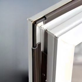 Resim Pencere Yalıtım Contası Şerit Seti – Sürme, Kanatlı ve Çelik Pencerelerdeki Boşlukları Sızdırmazlık İçin Hava Durumuna Dayanıklı Taslak Stoperi – Kapılar ve Pencereler İçin Ses Geçirmez Rüzgar Geçirmez Yapışkan Sızdırmazlık Şeridi 