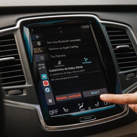 Resim Maxi-Cosi Spinel 360 Smart Android Auto/CarPlay Destekli Dönebilen 0-36 Kg Akıllı Oto Koltuğu Black 