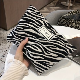 Resim Kadınlar için Moda Zebra Desenli Kozmetik Çantası - Büyük Kapasiteli Makyaj Çantası, Su Geçirmez Olmayan Kokusuz Tuvalet Organizatörü El Çantası 