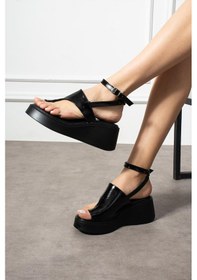Resim Shoetek Lorinio Kadın Sandalet Parmak Arası Bilekten Dolamalı Dolgu Taban Siyah Rugan Siyah Rugan Siyah 