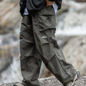 Resim Erkeklerin Şık Siyah Kargo Pantolonu "BORN TO FLY" Dikişli - Geniş Uygun, Poliamid Malzeme, Outdoor ve Gündelik Giysiler için Mükemmel, Gündelik Giysiler Pantolonu|Şık Gündelik Giyim|Dayanıklı Gündelik Pantolon 