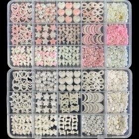 Resim Kadınlar için 3D Tırnak Şansları Seti 3, Beyaz ve Pembe Tırnak Kurdeleleri + Çeşitli İnci Kalp Yıldız Ay Kurdeleli Sevimli Tırnak Takıları + 3D Çiçek Şansları ve Tırnak İncileri 
