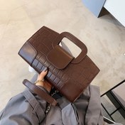 Resim Kadınlar İçin Timsah Desenli Çıkarılabilir Zincir Askılı El Çantası - Kompakt Kare Şekil, Fermuarlı & Kırmızı Astar - Kahve/Siyah Renk - Günlük, Parti ve Alışveriş için Trend Instagram Tasarımı 