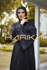 Resim Işıltılı Swarovski kristal gül işlemeleriyle süslenmiş lüks bir abaya - M 