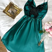 Resim Kadınlar için Seksi Sırtı Açık Dantel Detaylı Camisole Gecelik - Zümrüt Yeşili %100 Polyester Uyku Giysisi, Üst Üste Geçirilebilir Yaka, Her Mevsim İçin Makinede Yıkanabilir Ev Kıyafeti 
