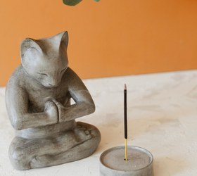 Resim BETON MEDİTASYON KEDİ TÜTSÜLÜK 