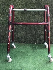 Resim Seral Medikal Alüminyum Denge Destekli Yürüteç, 4 Tekerli 