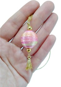 Resim biuti Pembe Boncuklu Araba Dikiz Ayna Süsü, Metal Gold Renkli Püsküllü El Yapımı Yeni Araba Hediyesi 