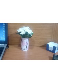 Resim Vazoda Beyaz Yapay Çiçek Dekoratif Kızlı Paris Desenli Vazo Dahil 7 x 7 x 16 CM 