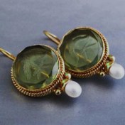 Resim Boho-Chic Yeşil İntaglio Sarkan Küpeler - Vintage El Yapımı Bakır ve Reçine Vurguları, Günlük Kıyafetler & Hediye İçin Mükemmel 