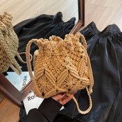 Resim Kadınlar için şık desenli yırtmaçlı el çantası - Rahat veya resmi etkinlikler için mükemmel, şık desenli yırtmaçlı el çantası 