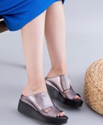 Resim Stilbagshoes Sylvia Dolgu Topuk Hakiki Deri Kadın Terlik Platin 