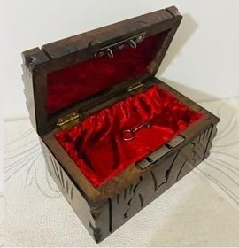 Resim Ceviz Işlemeli Kilitli Kumbara, Fıçı Model, Ahşap, 10 cm Çap, 12 cm Yükseklik 