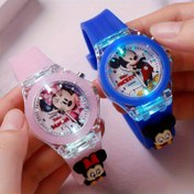 Resim Kadınlar için bir kuvars saat hediyesi olan Renkli Işık Kaynağı ile Mickey Mouse Silikon Saat. 