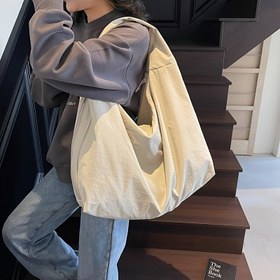Resim Şık Büyük Kapasiteli Naylon Çanta - Hafif, Günlük Kullanım İçin Fermuarlı ve Polyester Astarlı Rahat Siyah Omuz Çantası, Öğrenciler ve İşe Gidenler için Mükemmel, Seyahat Çantası 