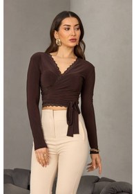 Resim Kadın Dantel Detaylı Kruvaze Bağlamalı Crop Bluz Kahve 