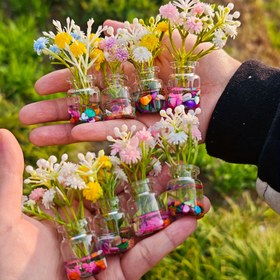 Resim 4'lü/1'li Renkli Çiçekli Ultra Parlak Gece Parlayan Vazo, Gerçekçi Çiçeklerle Ofis Masası veya Araba Gösterge Paneli Süsü, Oturma Odası ve Yatak Odası İçin İdeal Tatil Dekorasyonu 