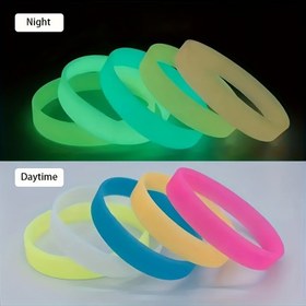Resim 5 adet Gece Işıklı Silikon Bilezikler - Gece Aktiviteleri İçin Uygun, Tüm Mevsimler İçin PET Non-Woven Kumaşdan Yapılmış, Erkekler ve Kadınlar İçin Tasarlanmış, Koşu, Partiler ve Hediyeler İçin Mükemmel. 