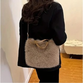 Resim Trendy Chic Kahverengi Peluş Çanta 