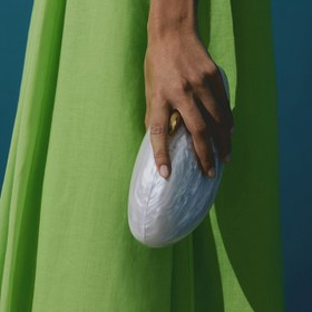 Resim Sevgililer Günü Özel 2024 Kadınlar Yeni Avrupa ve Amerikan Tarzı Tek Omuz Çantası Benzersiz Kabuk Akrilik Moda Duvar Çantası Düğünler ve Akşam Etkinlikleri için 