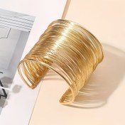 Resim Kadın Chunky Metalik Bileklik - Katmanlı Kurdelelerle Cesur Bir İfadelik Takı, Günlük ve Parti Takı, Düzenli Katmanlı Görünüm İçin Dayanıklı Metalik Yapı, Günlük ve Formal Kıyafetler İçin Mükemmel, Formal Aksesuar, Cesur Bir İfadelik Parça, Dayanıklı Aksesuar, Moda İfadesi, Trendy Tasarım, Sağlam Yapı, Moda Severler 